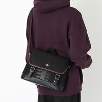 「黒猫 モデル ショルダーバッグ」