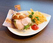 「サッカーボールプレッツェルサンド」