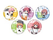 店舗、Loppi、HMV&BOOKS onlineで販売される缶バッジ。