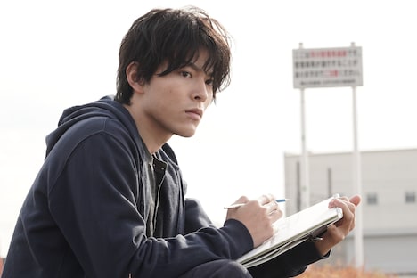 松大航也演じる若い頃の刈部清一郎。