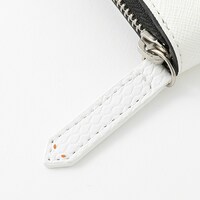 伊黒小芭内モデルの財布。