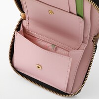 甘露寺蜜璃モデルの財布。