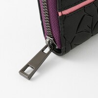 胡蝶しのぶモデルの長財布。