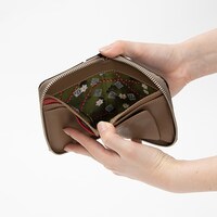 悲鳴嶼行冥モデルの財布。