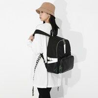 不死川実弥モデルのリュックの使用イメージ。