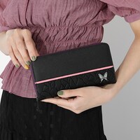 胡蝶しのぶモデルの長財布。