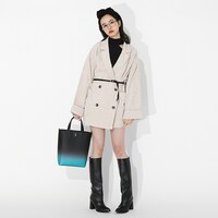 時透無一郎モデルのバッグの使用イメージ。