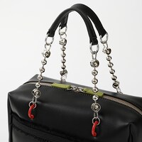 悲鳴嶼行冥モデルのバッグ。