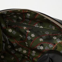 悲鳴嶼行冥モデルのバッグ。