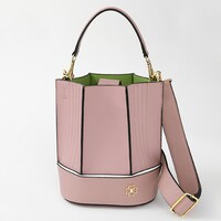 甘露寺蜜璃モデルのバッグ。