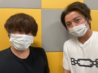 左から松岡禎丞、藤原竜也。