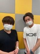 左から松岡禎丞、藤原竜也。