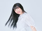 小林愛香「さよなら私のクラマー」OP曲のMV公開、屋上でダイナミックに歌い街を駆け抜ける