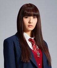 浅川梨奈扮するマリア。(c)HJホールディングス