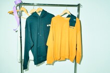 「BEASTARS」とYOASOBIのコラボグッズ。