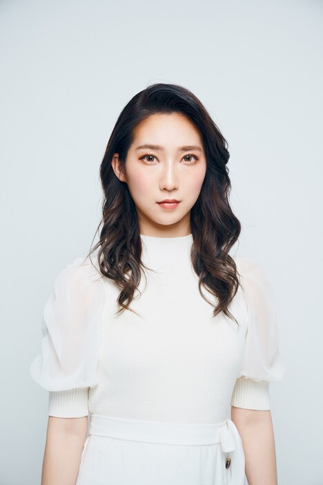 イヌ役のファーストサマーウイカ。