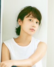 バイトちゃん役の清水くるみ。