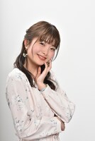 五島百花扮する渡辺春菜。