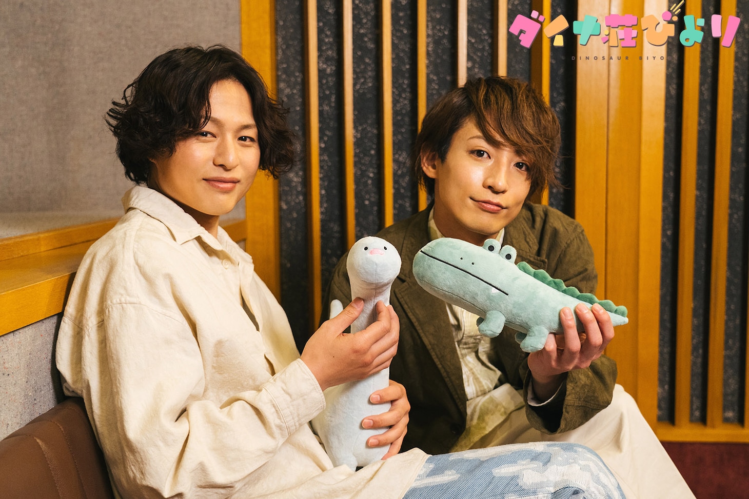 左から荒木宏文、陳内将。