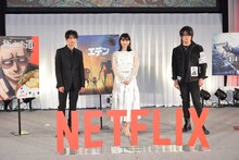 左から津田健次郎、高野麻里佳、森川智之。