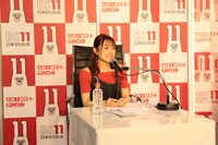 成瀬直子役の若井友希。