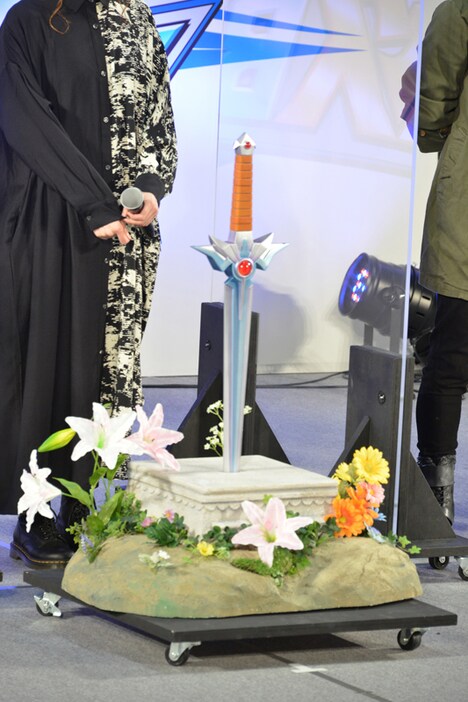 「AnimeJapan 2021」内で行われたアニメ「ドラゴンクエスト ダイの大冒険」ステージイベントより、ダイの剣のレプリカ。