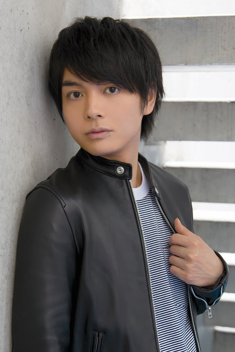 向井直也役の榎木淳弥。