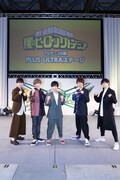 TVアニメ「僕のヒーローアカデミア」第5期のステージイベントより。左から梶裕貴、岡本信彦、山下大輝、羽多野渉、天崎滉平。