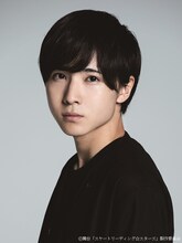 篠崎怜鳳役の前嶋曜。