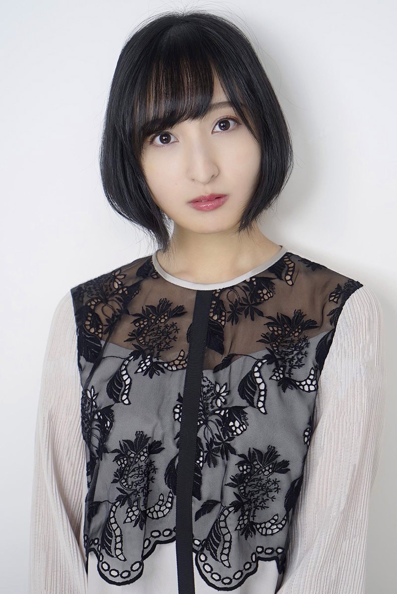 佐木咲役の佐倉綾音。
