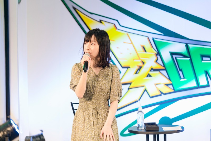 洲崎綾