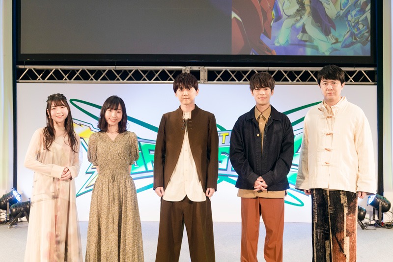 左から小澤亜李、洲崎綾、梶裕貴、小野賢章、杉田智和。