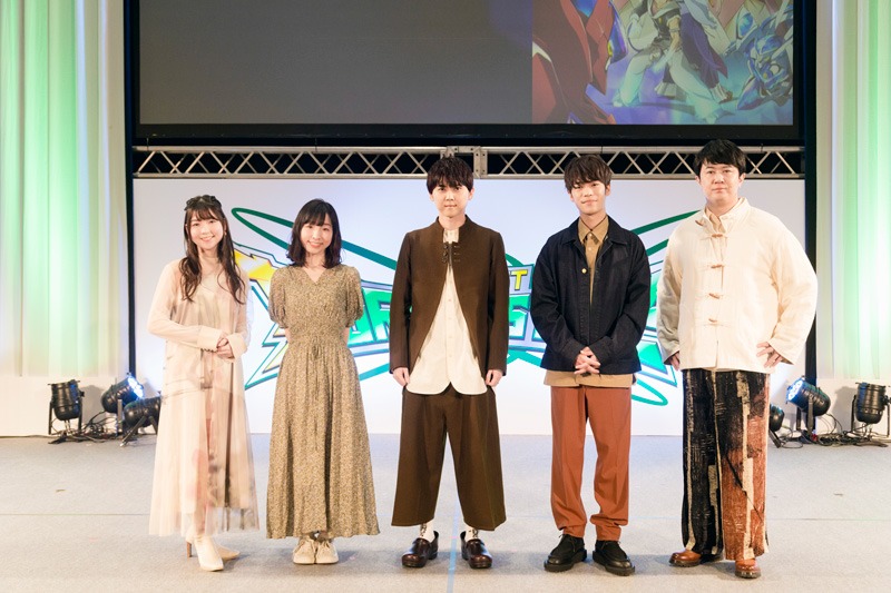 左から小澤亜李、洲崎綾、梶裕貴、小野賢章、杉田智和。