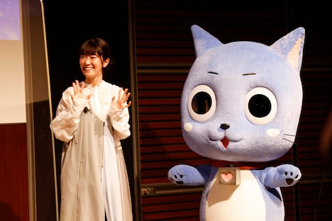 左から釘宮理恵、ハッピー。(c)真島ヒロ／講談社・NTV