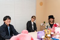 左から花江夏樹、山寺宏一、森チャック。