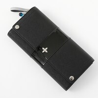 「クロロ=ルシルフル モデル」の長財布。