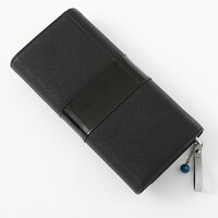 「クロロ=ルシルフル モデル」の長財布。