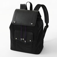 「クロロ=ルシルフル モデル」のバッグ。