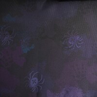 「クロロ=ルシルフル モデル」のバッグ。