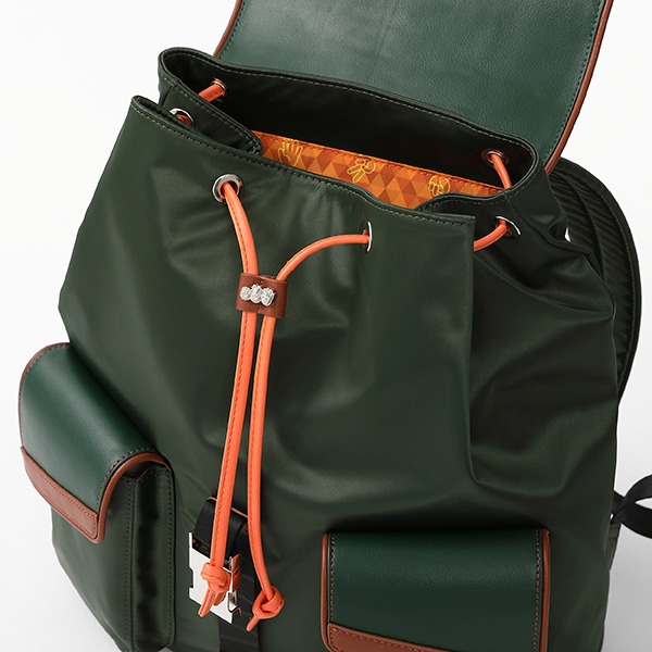 「ゴン=フリークス モデル」のバッグ。