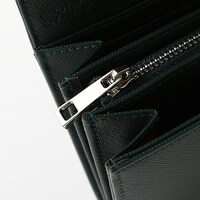 「ゴン=フリークス モデル」の長財布。