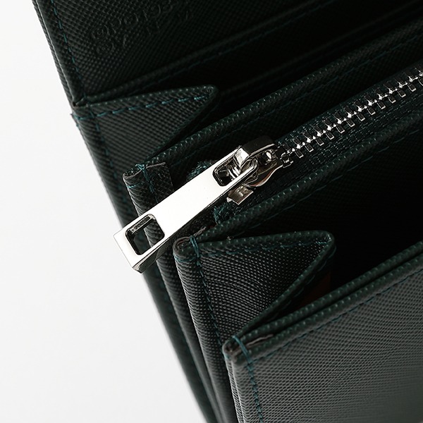 「ゴン=フリークス モデル」の長財布。