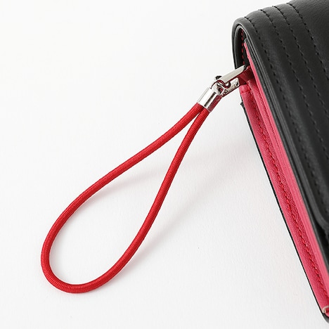 「ヒソカモデル」の長財布。