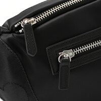 「ヒソカ モデル」のバッグ。