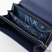 「クラピカ モデル」の長財布。