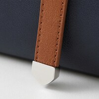 「クラピカ モデル」のバッグ。