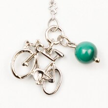 「『弱虫ペダル』チェーンブレスレットセット」巻島裕介セット（シルバー）のイメージ。