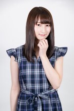 綾瀬美春役の原田彩楓。