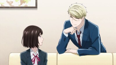 TVアニメ「恋と呼ぶには気持ち悪い」第1話の場面カット。