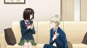TVアニメ「恋と呼ぶには気持ち悪い」第1話の場面カット。